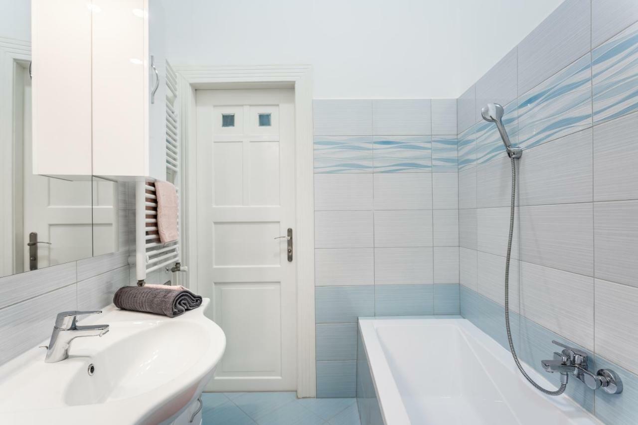 Bpr Turquoise Simplicity Apartment Budapest Bagian luar foto